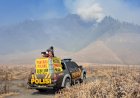 Polres-Probolinggo-Terjunkan-Personel-dan-Armada-Modifikasi-untuk-Padamkan-Karhutla-di-Blok-Pengol-Bromo