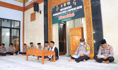 Awali-Tahun-2025,-Polres-Ngawi-Gelar-Pengajian-dan-Doa-Bersama