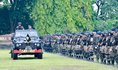 Kalemdiklat-Polri-Pimpin-Upacara-Pembukaan-Pelatihan-Pengenalan-Fungsi-Brimob-bagi-Taruna-Akpol