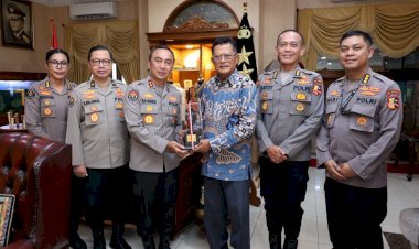 Jajaran-Divhumas-Polri-Laksanakan-Anjangsana-ke-Jend.-Pol-(Purn)-Da'i-Bachtiar