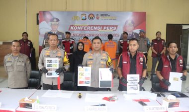 Ganjal-Mesin-ATM-di-Rest-Area-Tol-Sidoarjo,-Kuras-Rp.-135-Juta-Milik-Korban