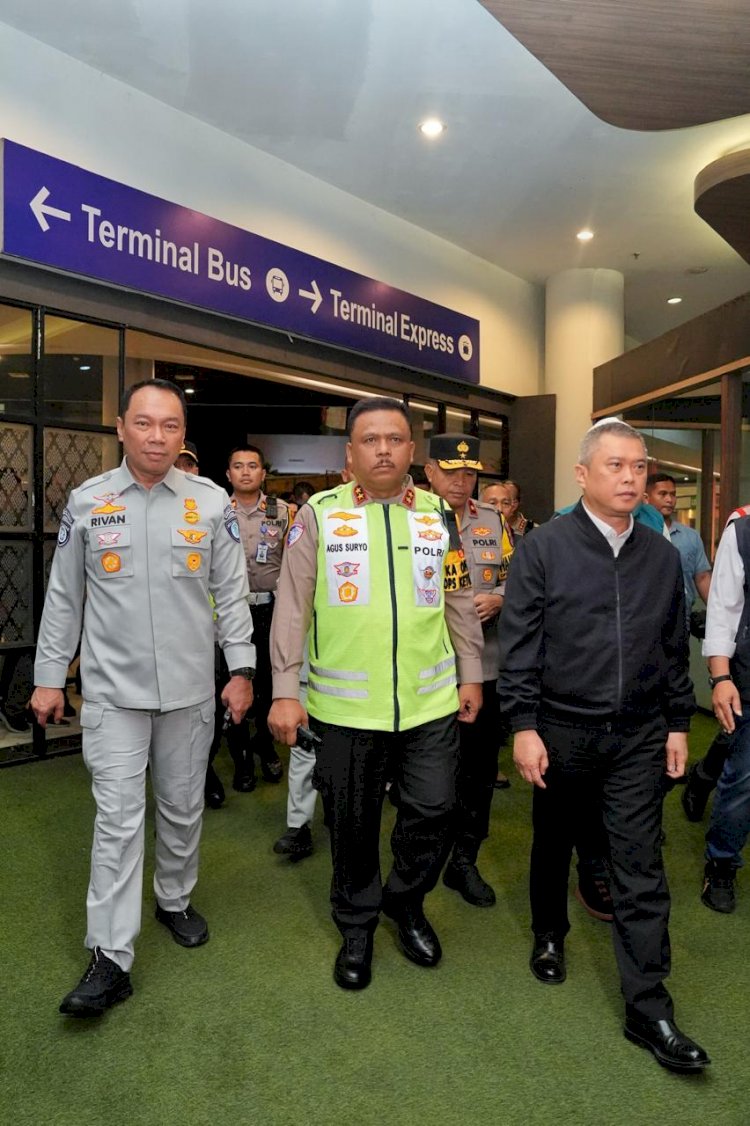 Kakorlantas-Menhub Pantau Hari Pertama Operasi Ketupat 2025