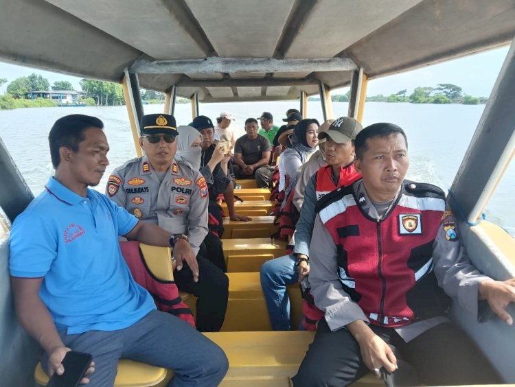 Berikan Rasa Aman, Polisi Siaga di Wisata Bahari Tlocor Selama Libur Lebaran